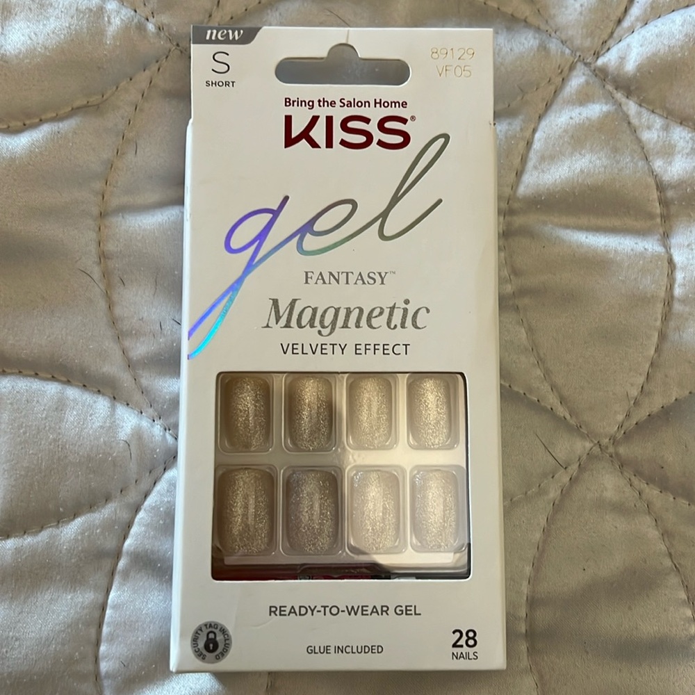 Brand new kiss gel press on nails
